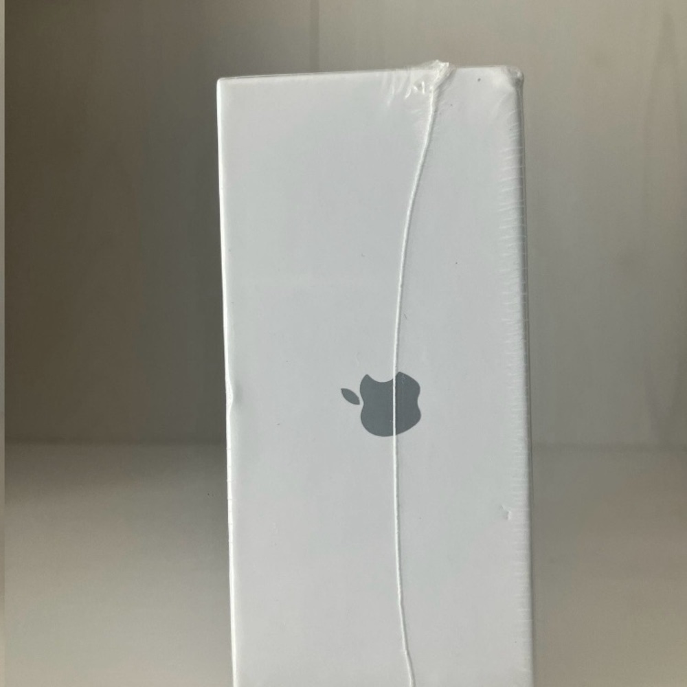 *SEALED* AIRPOD PRO 2nd GENERATION - Picture 4 of 4